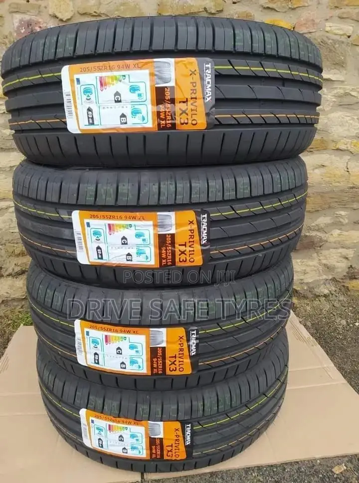 205/55 ZR16 Tracmax Tyre Made in China