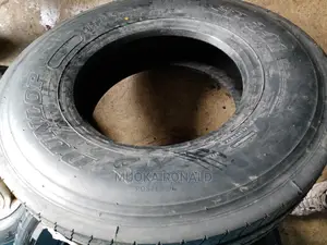 9.5R17.5 Dunlop Tyre Made in Japan