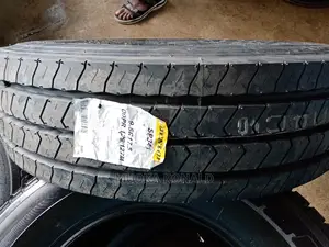 9.5R17.5 Dunlop Tyre Made in Japan