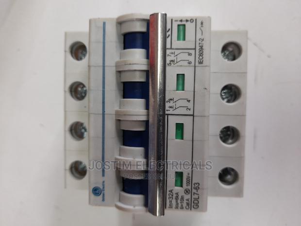 4 Pole Dc Circuit Breakers 32, 40A, 63A - thumbnail 3