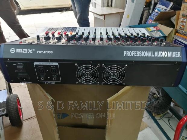 Omax 12 Channels Powered Mixer - main view