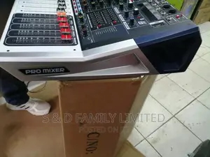 Omax 12 Channels Powered Mixer