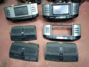 Radio Phases and A/C Controller for Toyota Mark X.