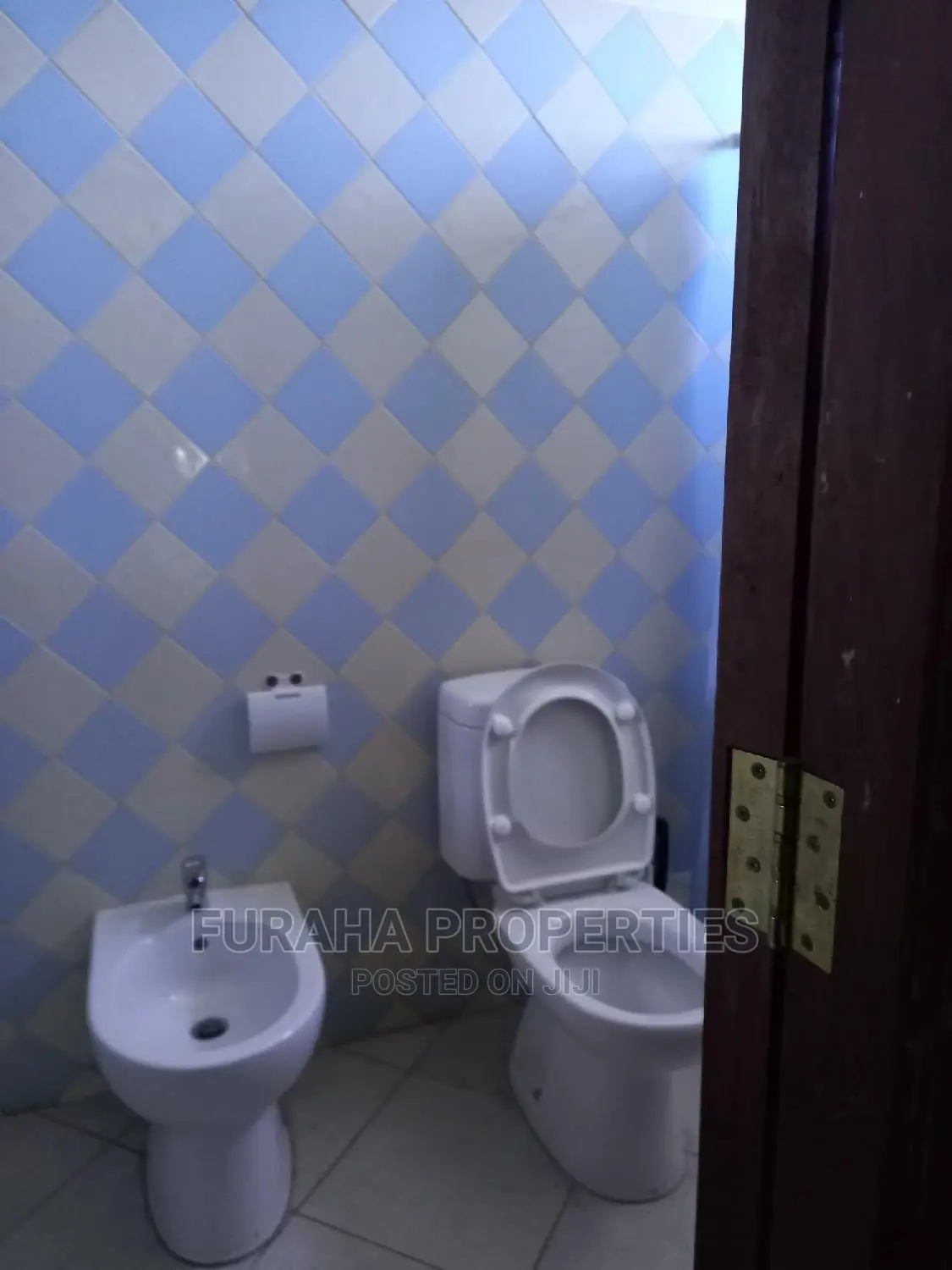 For Sale 6 Bedrooms Villa Nyali