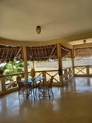 For Sale 6 Bedrooms Villa Nyali