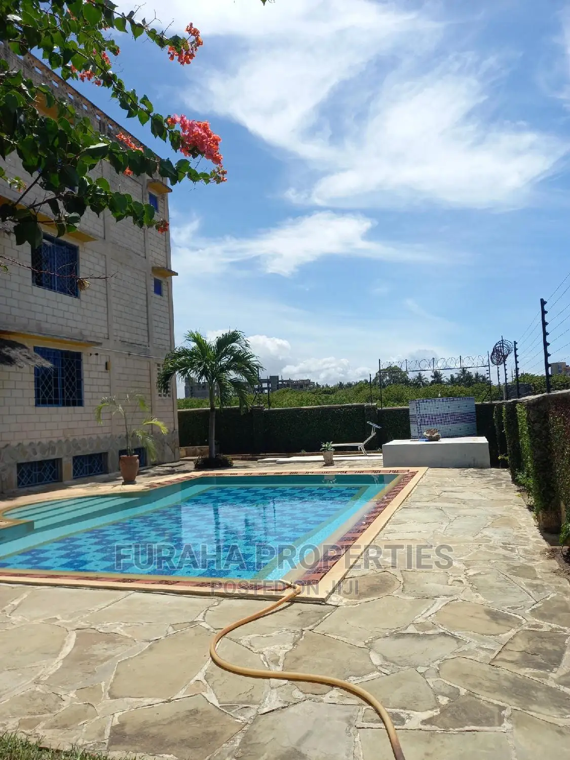For Sale 6 Bedrooms Villa Nyali
