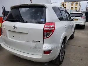 Toyota RAV4 2014 White