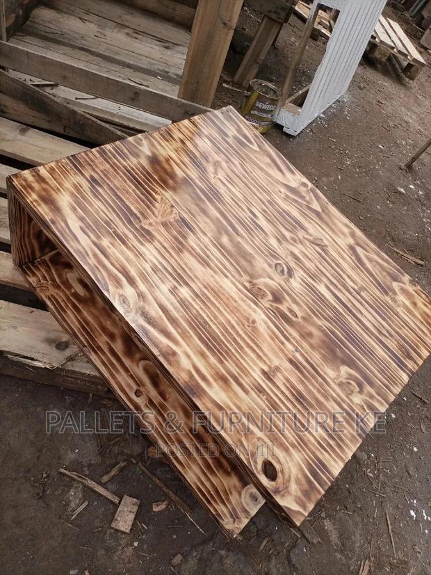 C Coffee Table - main view