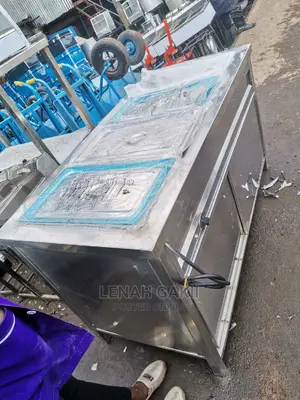 Stainless Steel Food Wormer Display