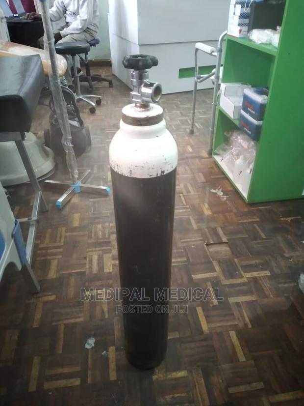 Oxygen Cylinder - main view