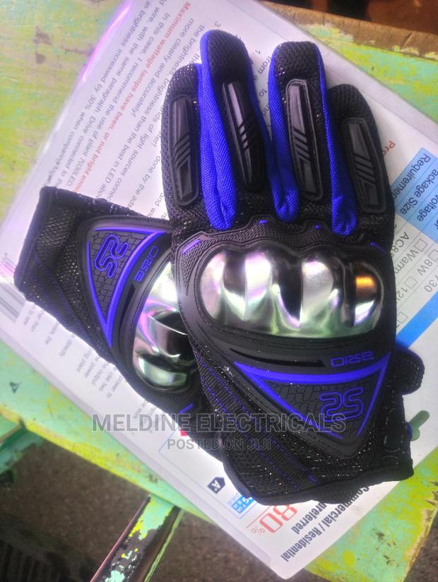 Protective Gloves - thumbnail 4