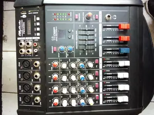 Powered Mixer 4channels