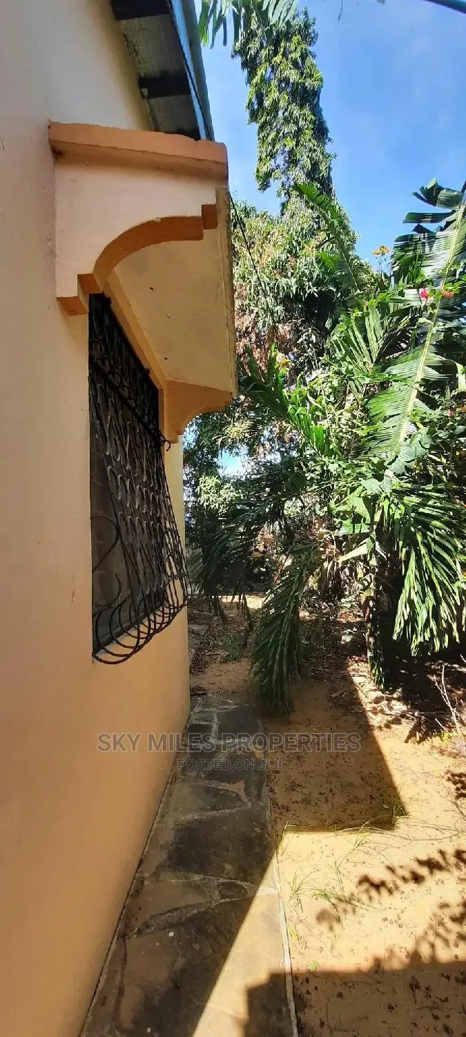 2 Bedrooms Bungalow in Estate Gate, Mtwapa for Sale