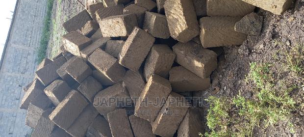 Khaki Grade One Machine Cut Stones - thumbnail 2