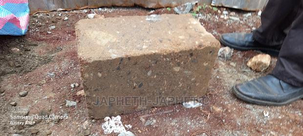 Grey,Blue,Black,White and Yellow Machine Cut Stones - thumbnail 3