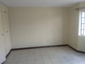 3 Bedrooms Flat for Sale - main view