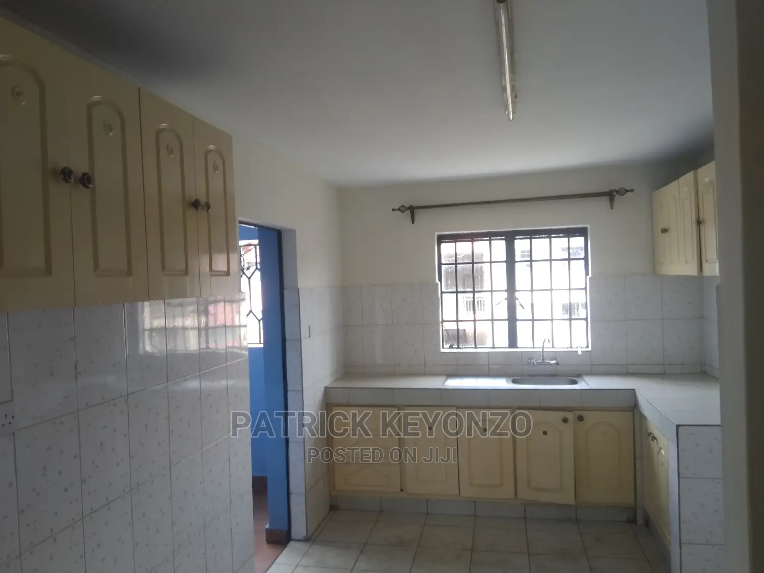 3 Bedrooms Flat for Sale