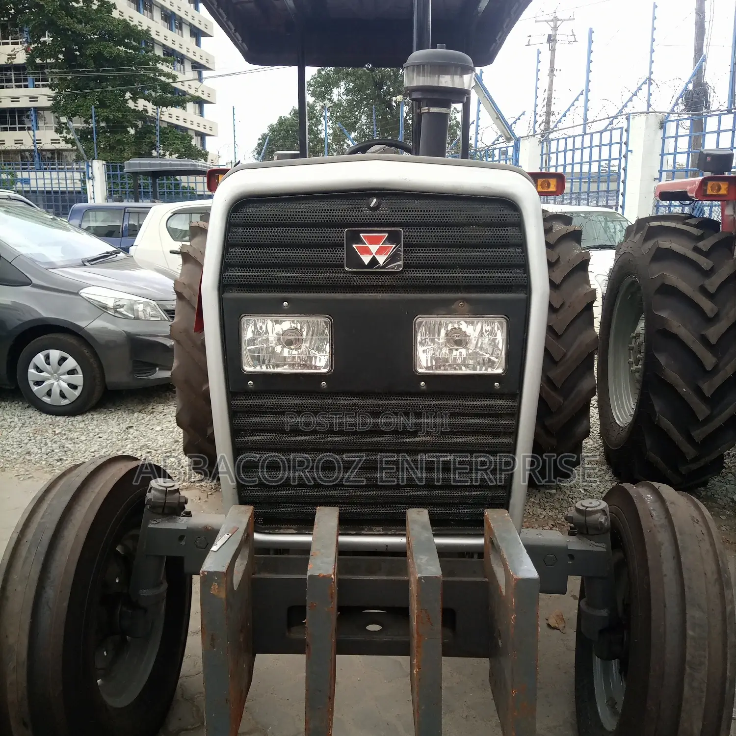 Massey Ferguson 375 2021