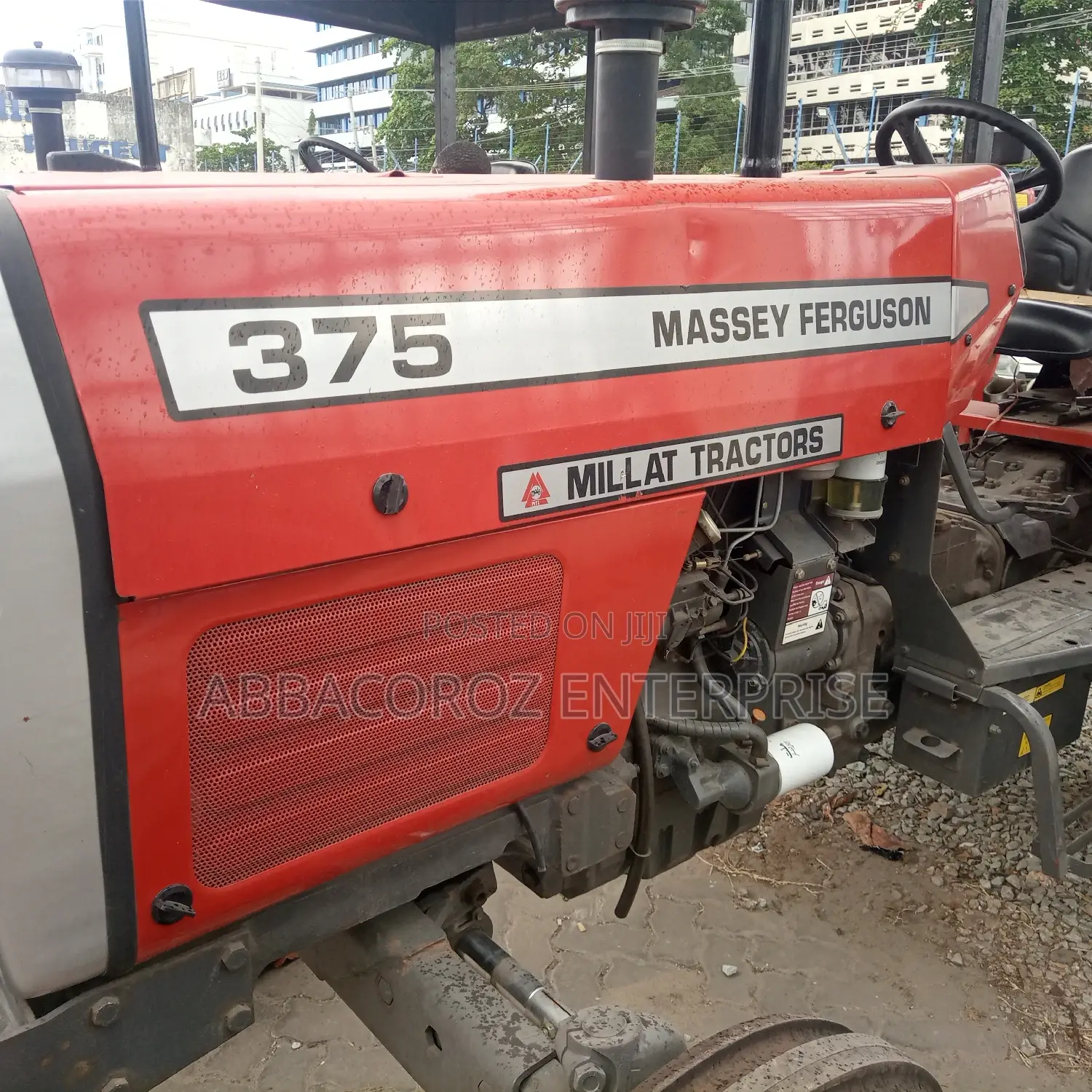 Massey Ferguson 375 2021