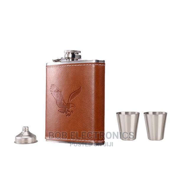 Hip Liquor Flask With 2 Shot Glasses