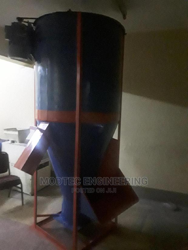 Modtec: New Brand: 500kgs Feed Mixer With Crusher - thumbnail 2