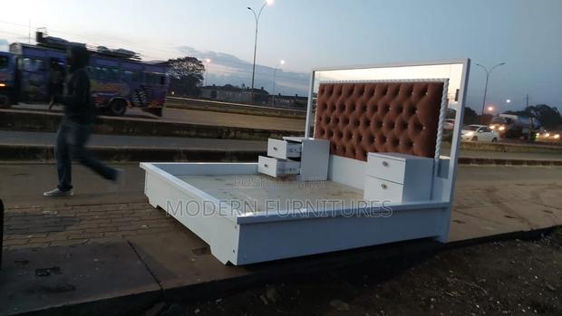 6/6 Bed With Side Drawers