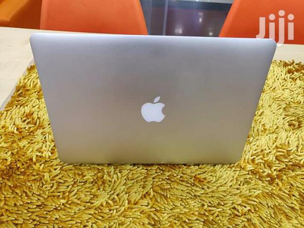 Apple Macbook Air 256 Gb ssd Corei5 8gb Ram