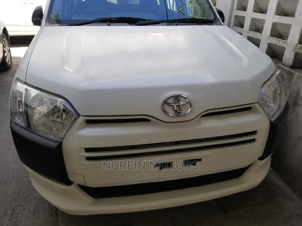 Toyota Succeed 2015 White - thumbnail 3
