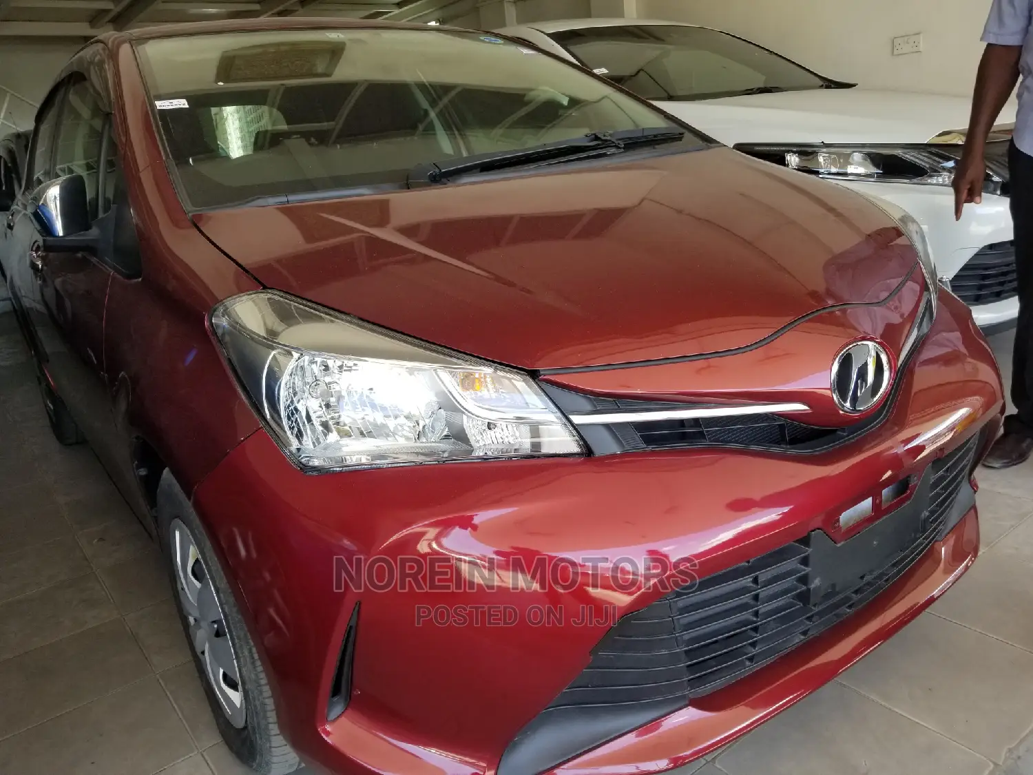 Toyota Vitz 2015 Red