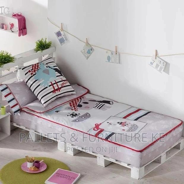 4 by 6 Pallet Bed