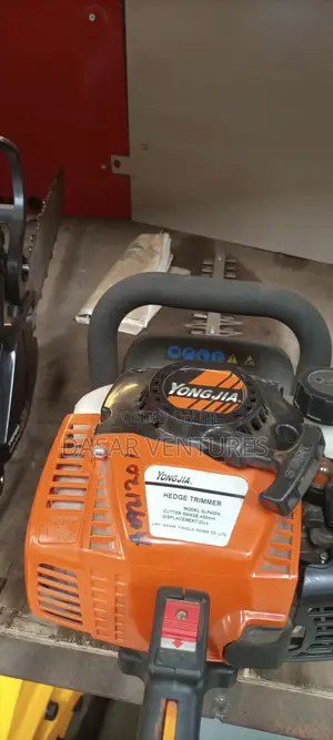Hedge Trimmer Machine