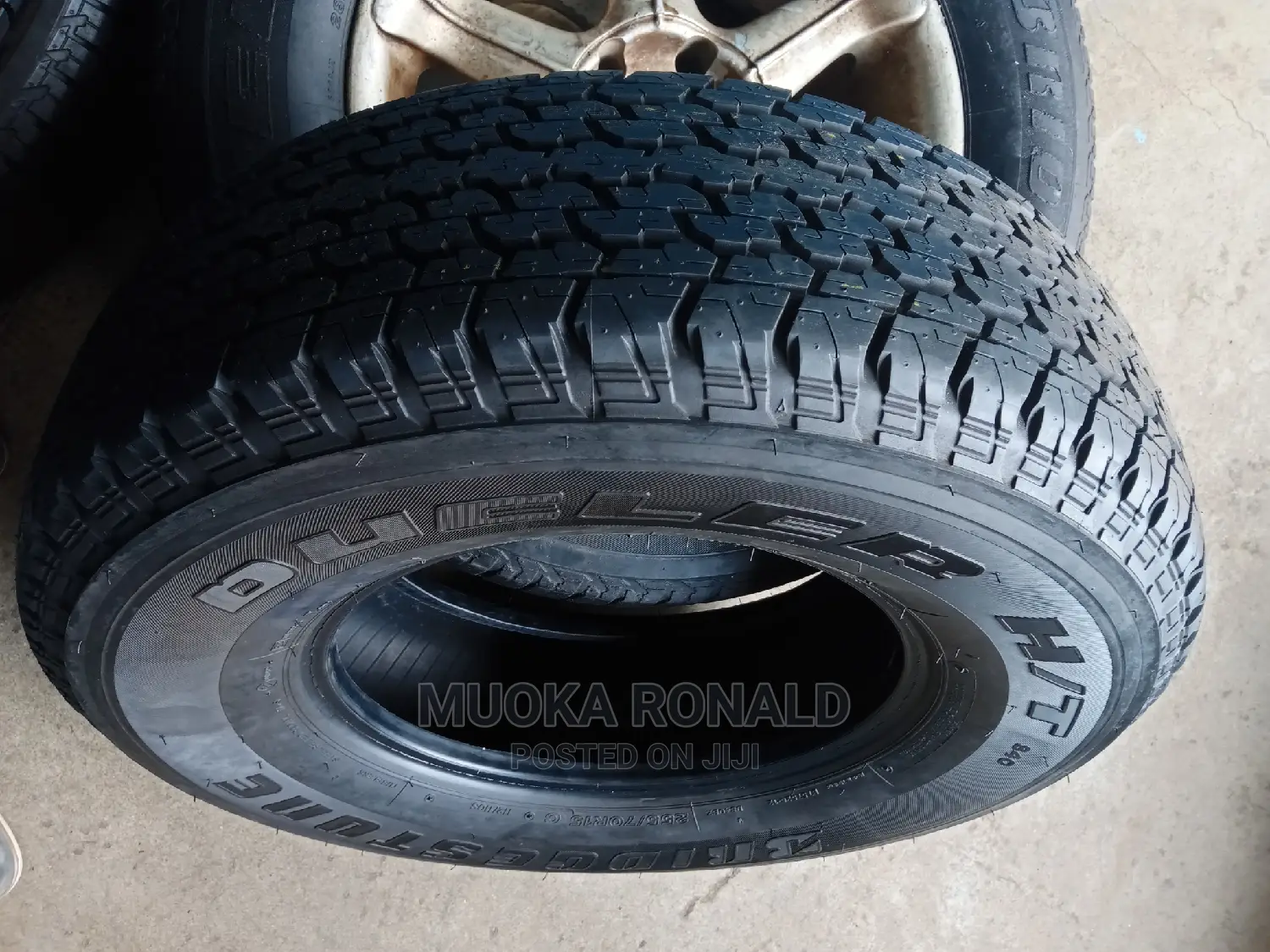 255/70r15 Bridgestone Tyre