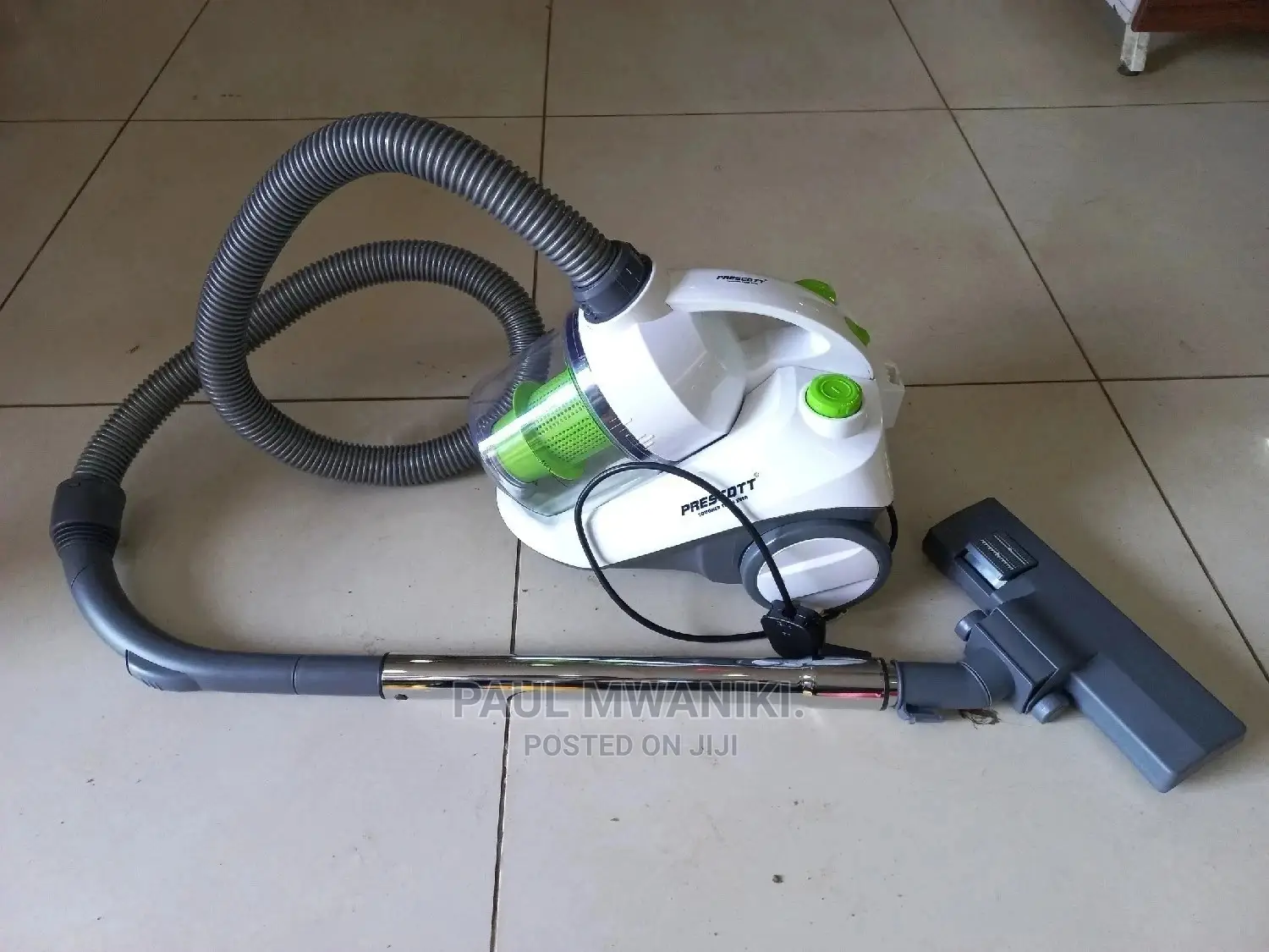 Portable Vacuum Cleaner 1200W.