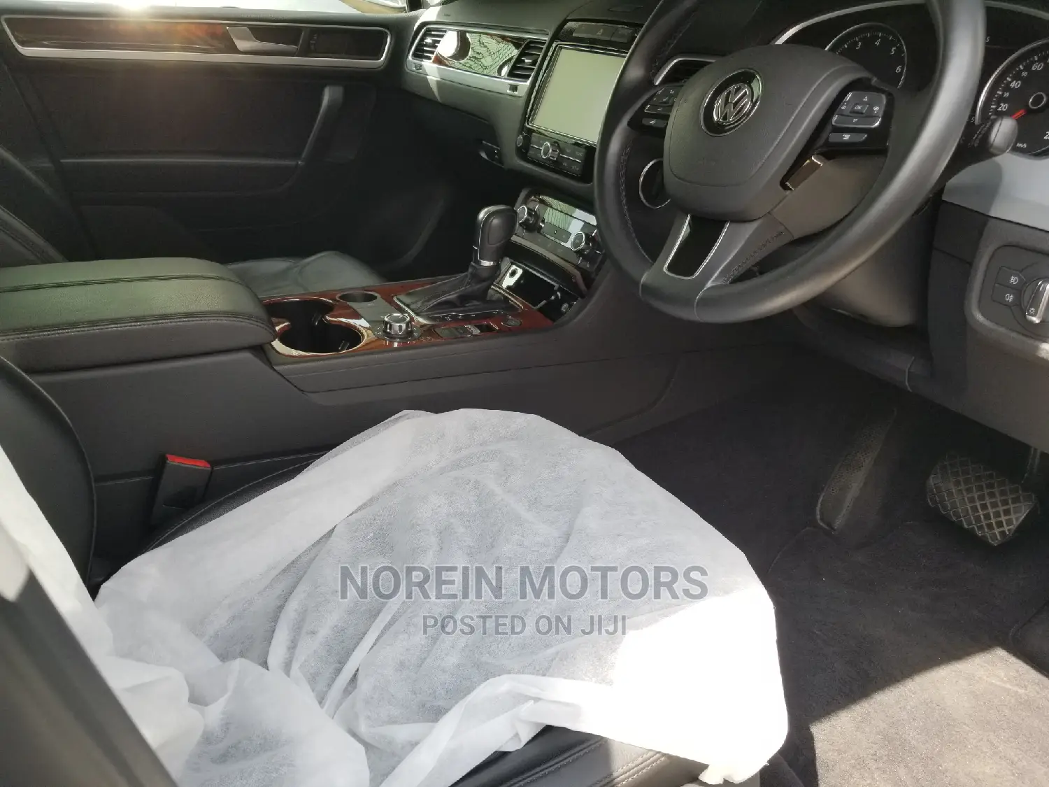 Volkswagen Touareg 2014 White