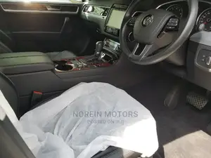 Volkswagen Touareg 2014 White