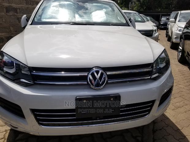 Volkswagen Touareg 2014 White - main view