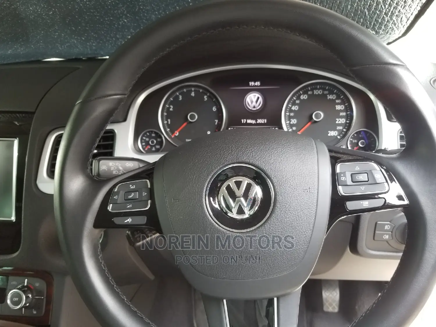 Volkswagen Touareg 2014 White