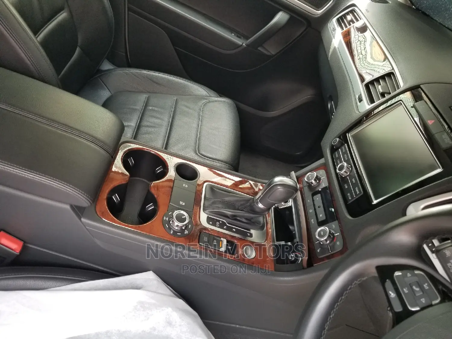 Volkswagen Touareg 2014 White