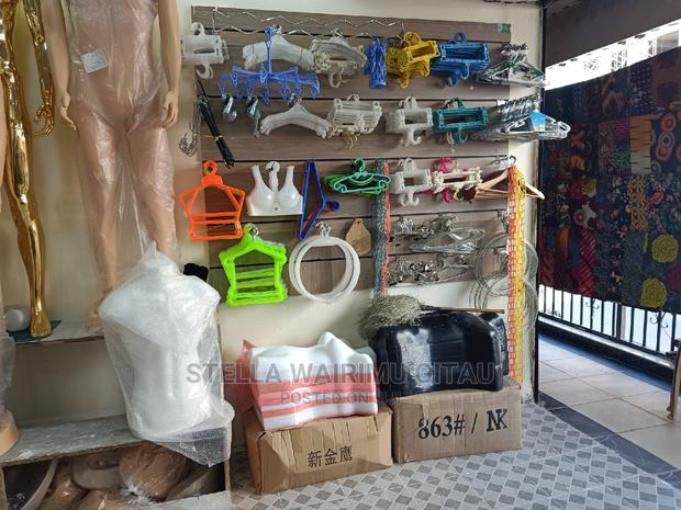 Plastic Hangers - thumbnail 6