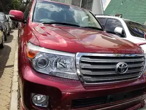 Toyota Land Cruiser 2015 Red