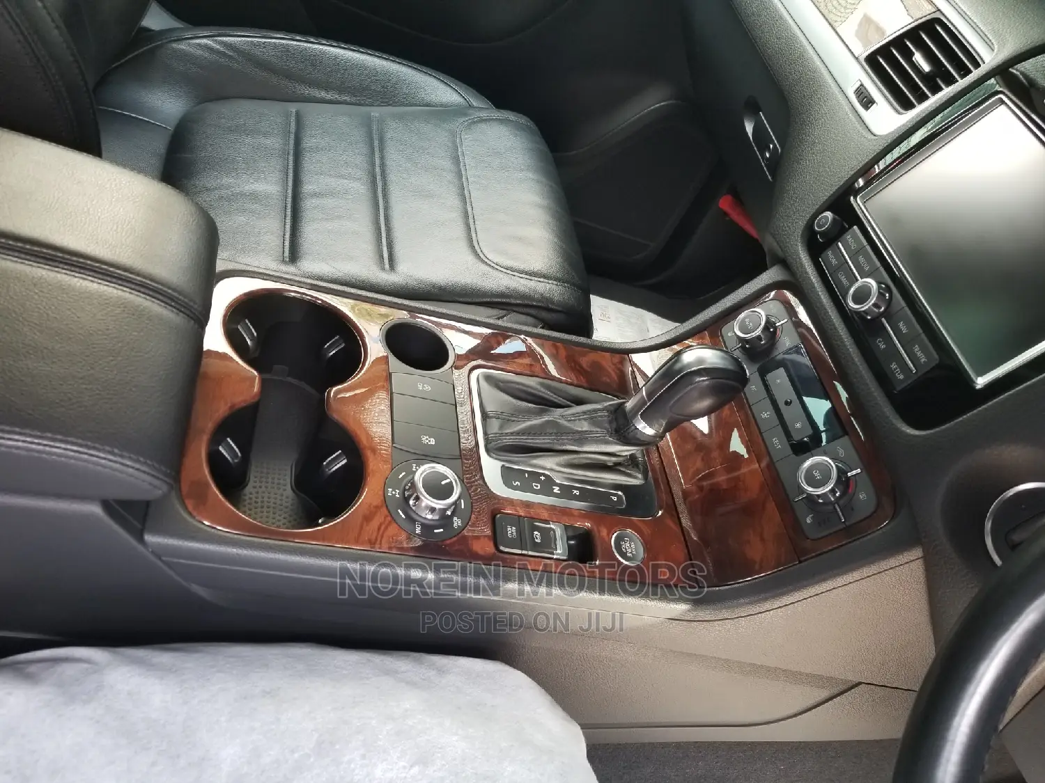 Volkswagen Touareg 2014 Black