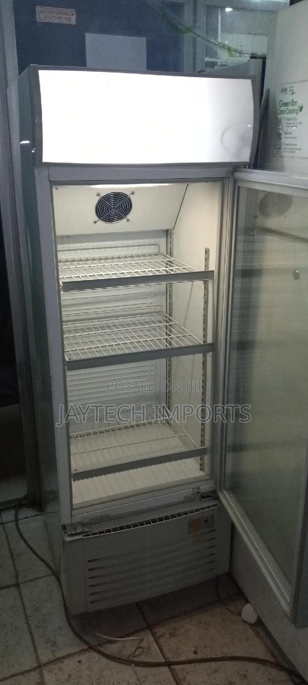 Display Fridge - main view