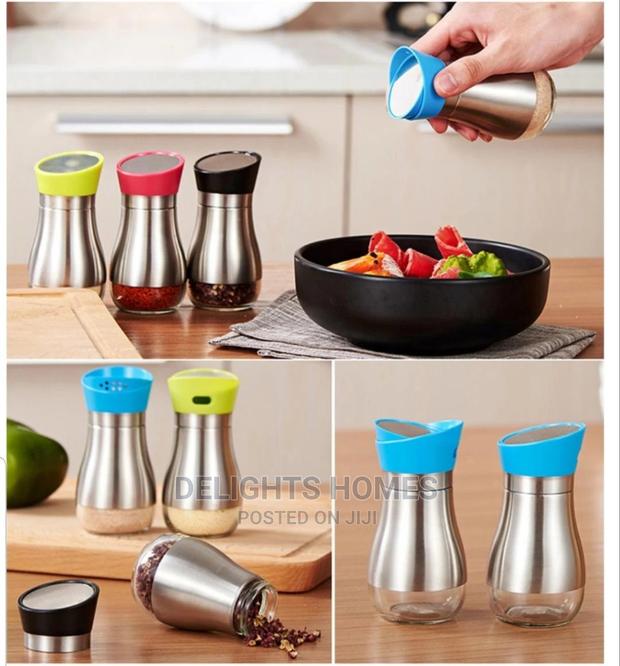Salt /Pepper Shakers - thumbnail 2