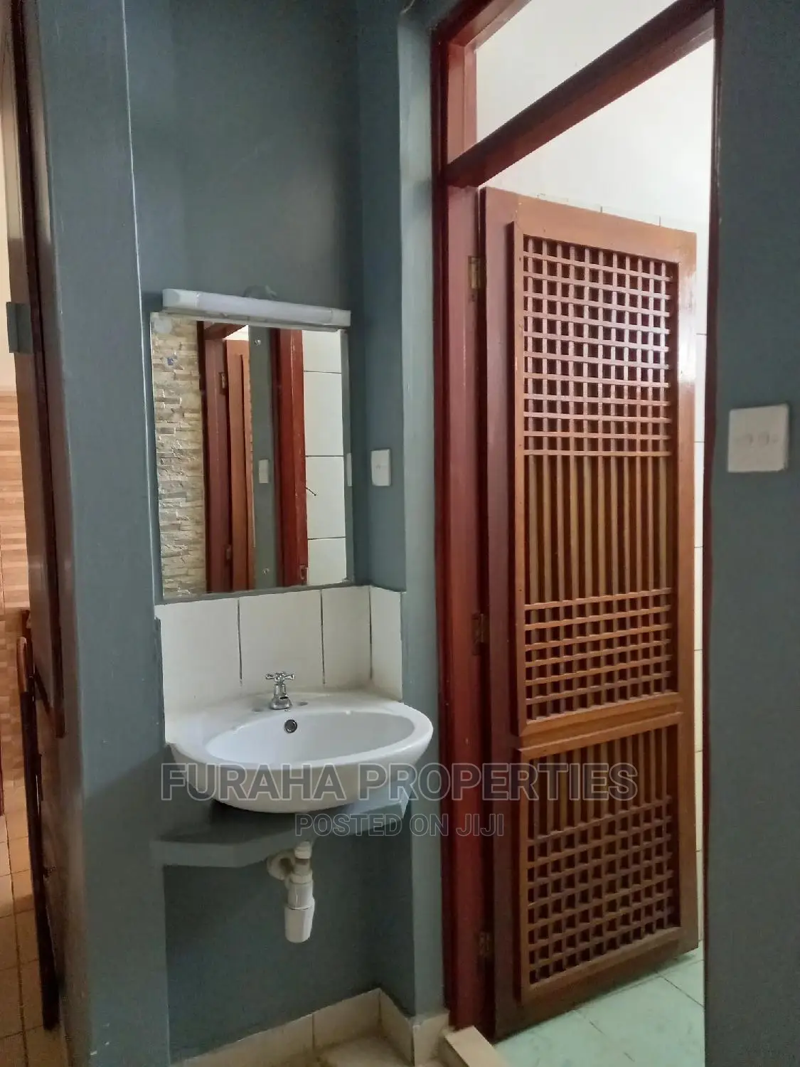 4bdrm Townhouse/Terrace in Bandari, Bombolulu for Sale