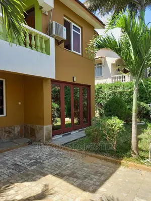 4bdrm Townhouse/Terrace in Bandari, Bombolulu for Sale