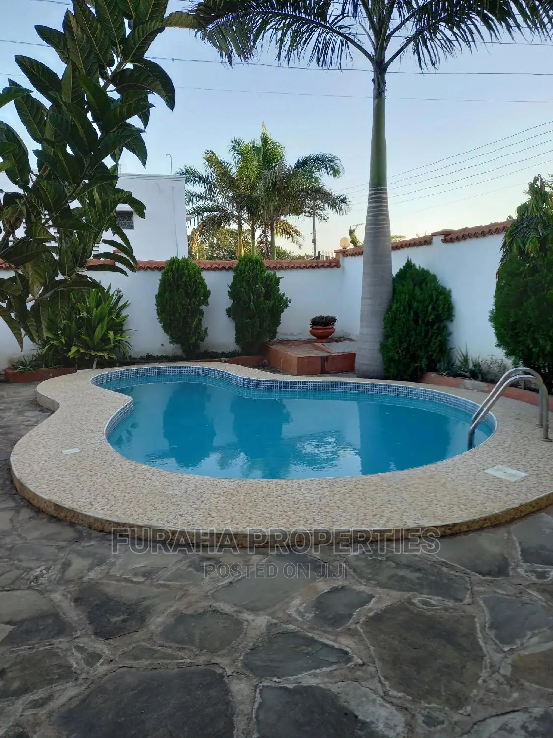 3bdrm Maisonette in Bombolulu Estate for sale