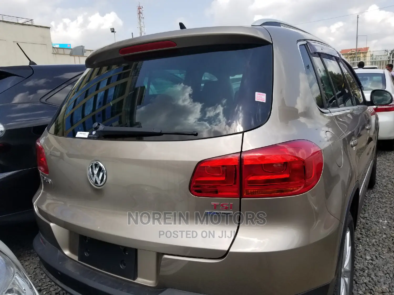 Volkswagen Touran 2014 Gold