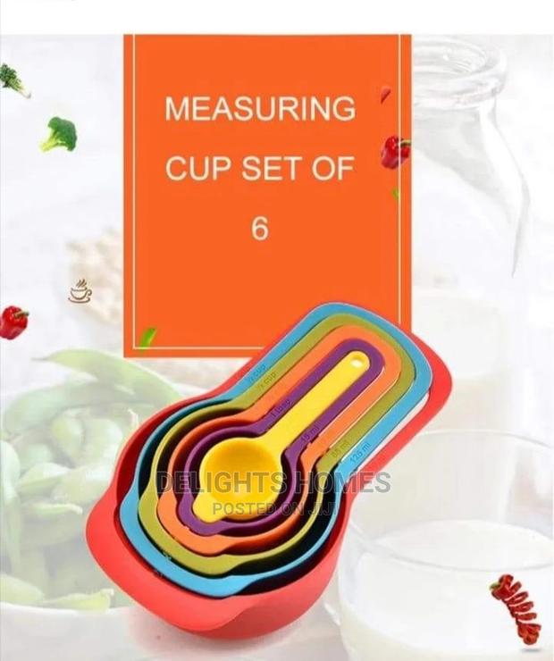 Measuring Cups - main view