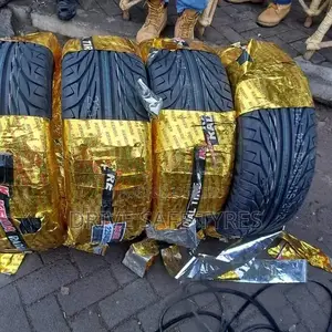 225/40 ZR17 Kenda Tyre Made in China Nylon