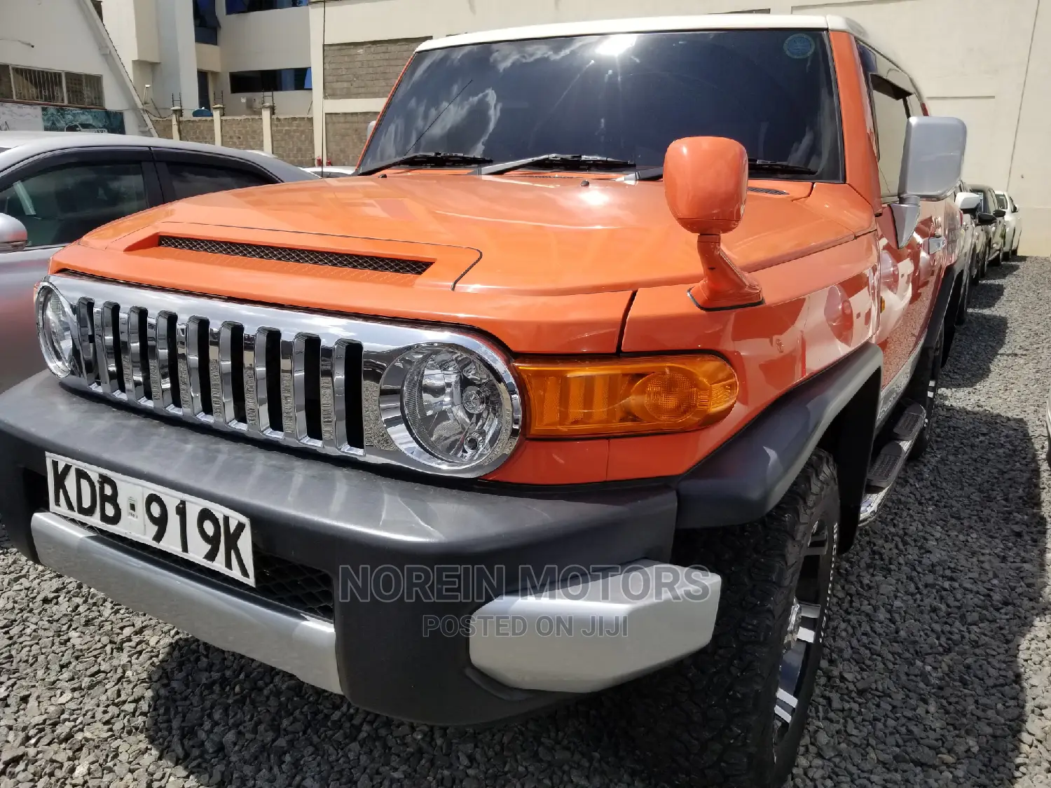 Toyota FJ Cruiser 2014 Orange